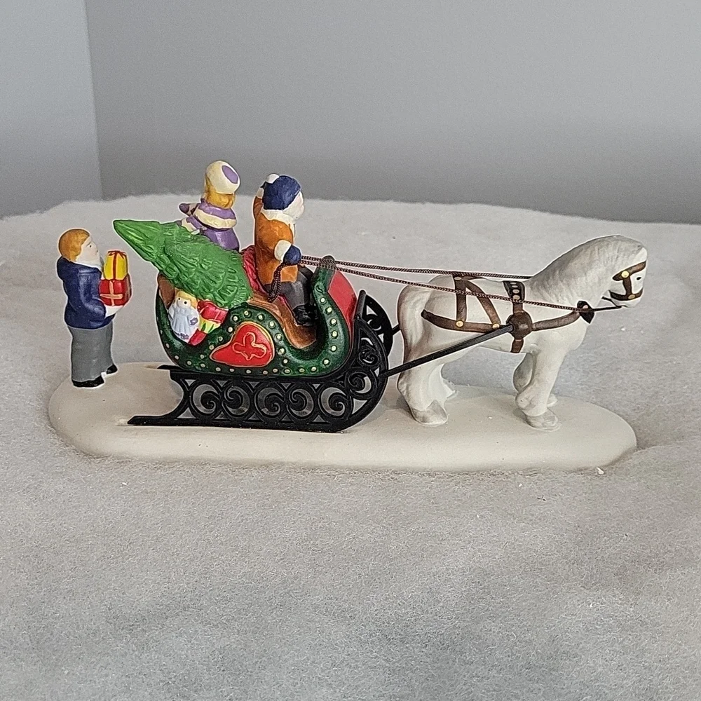 1997 Vintage Lemax Dickensvale Porcelain Loading the Gifts Figurine Collectible